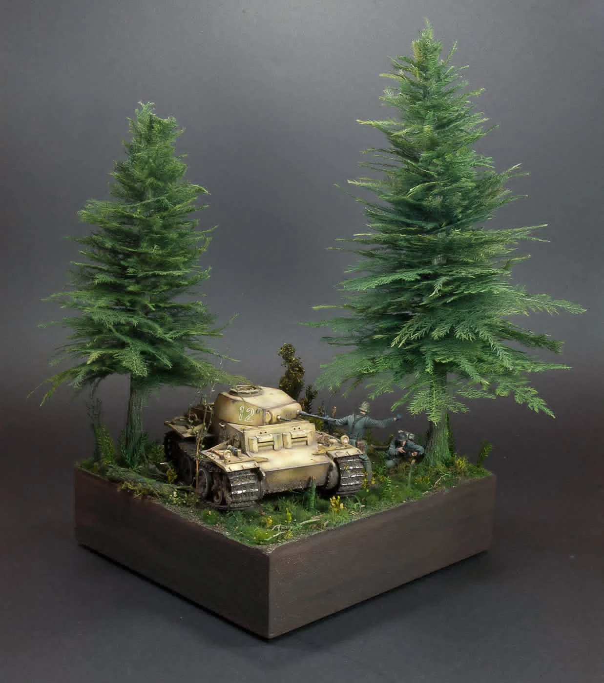 Diorama de bosque y vehículo de Jorge Porto del Corral