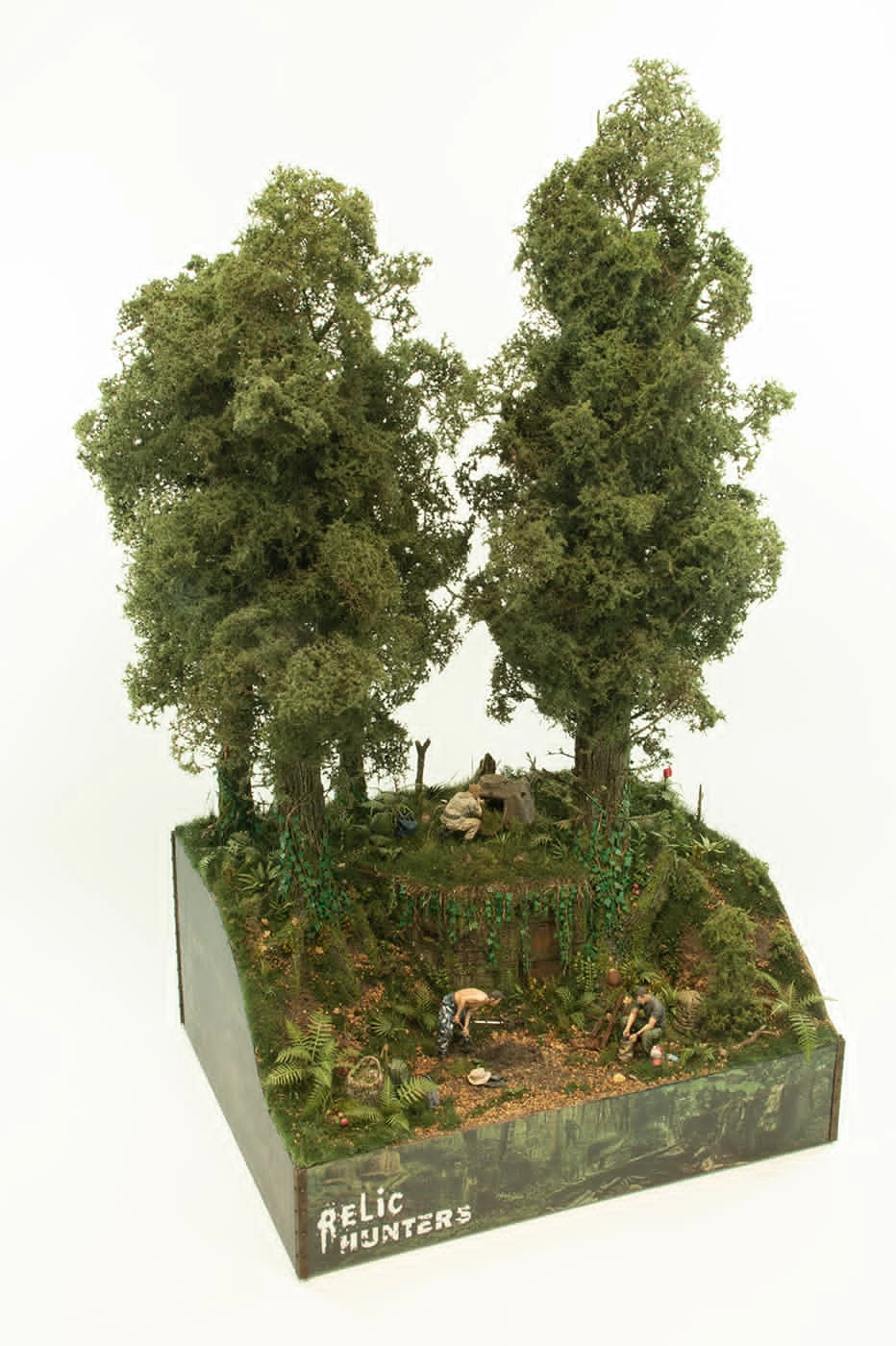 Diorama de Jorge Porto del Corral con vegetación y ambientación natural